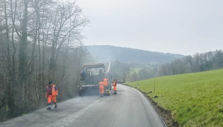 NOVA ASFALTNA CESTA NA DRŽAVNI CESTI MED KRIŽATAMI IN KANDRŠAMI