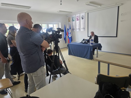 NOVINARSKA KONFERENCA ŽUPANA OBČINE MORAVČE DR. MILANA BALAŽICA OB...