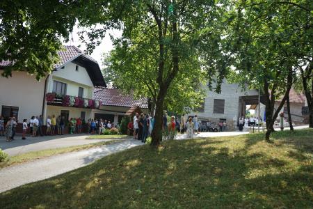 SPOMINSKA SVEČANOST OB 80-LETNICI POŽIGA VASI HRASTNIK